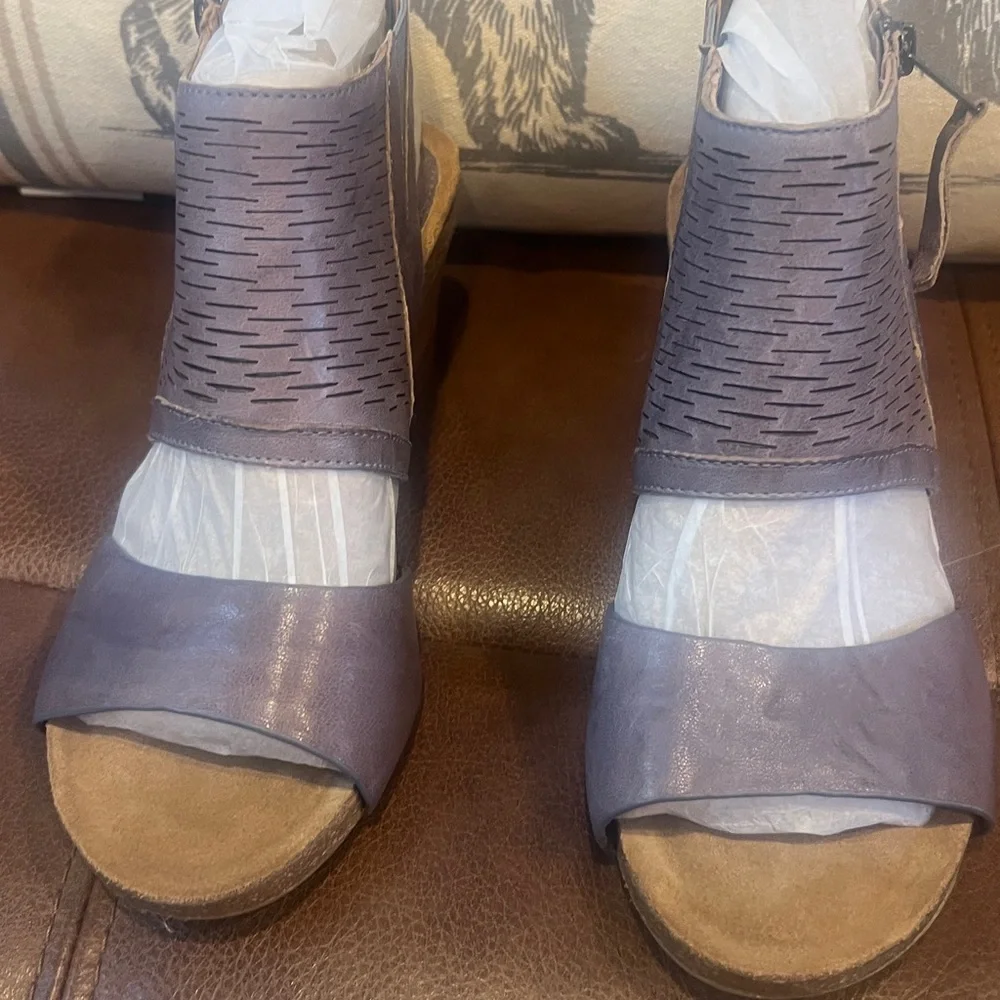 NEW IN BOX Sofft Milan Chambray Heeled Sandals size 8 - Picture 4 of 7